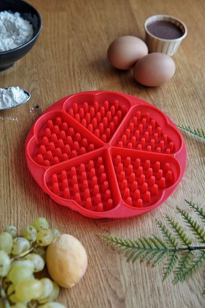 EVLE Waffle Mold, Platinum Silicone, 18 X 1.5 Cm, Red