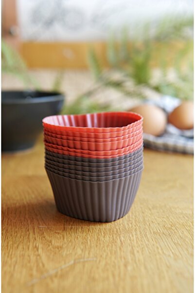 EVLE 12-Piece Heart Shaped Silicone Muffin Mold, Platinum Silicone