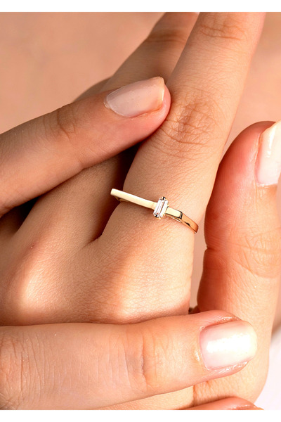 Cemre Gold 14 Ayar Altın Pırlanta Kesim Baget Taşlı Yüzük