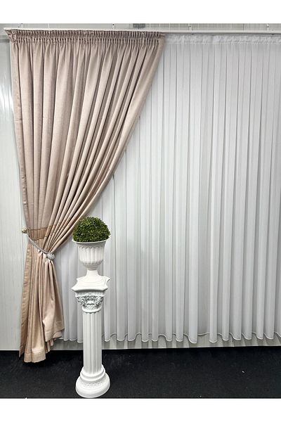 Metropolitan Concept Luxor drapery, worked on 10 cm wide rejansa