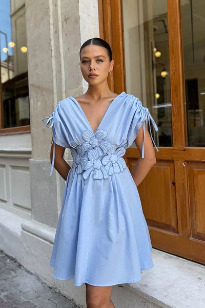 GÜLSELİ Blue Daisy Appliqued Short Dress