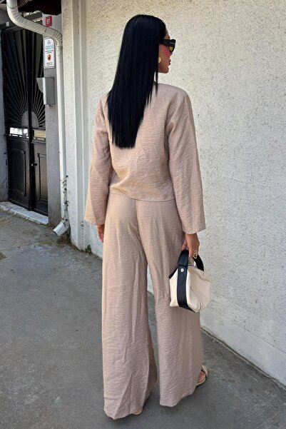 Lijuri Oblek s tenkým šňůrkovým detailem na přední straně a kalhotami s dvojitými nohavicemi 10180 R7-K-K2