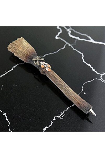 Kuzey Tacı قلم حبر جاف من Witch Broom – تصميم سحري رائع ذو طابع خيالي VIP