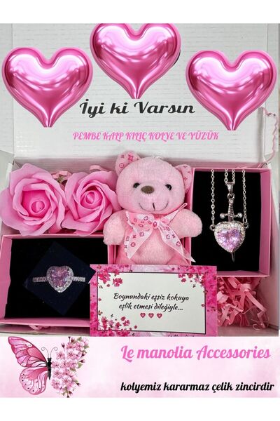 Le Manolia Accessories PEMBE KALP KILIÇ KOLYE VE KALP YÜZÜKLÜ AYICIKLI KOKULU...