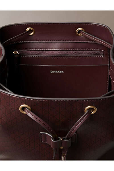 Calvin Klein Kadın Manyetik Kapamalı Ayarlanabilir Askılı Bordo Sırt Çantası LV04F3271G-33H