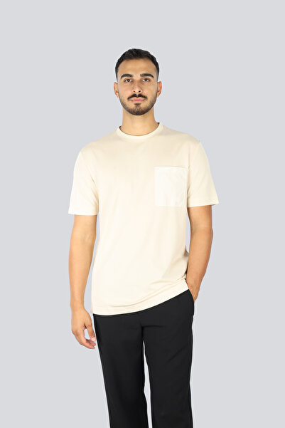 BOSS Erkek Regular Fit Yuvarlak Yakalı Cep Detaylı Pamuklu Kısa Kollu Ekru T-...