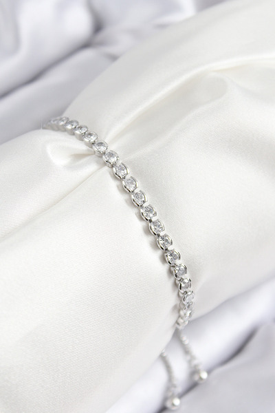 callerrons accessories سوار نسائي من النحاس والزركون موديل فضي اللون مع مصعد ...