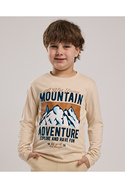 R&B Graphic Print T-Shirt with Crew Neck and Long Sleeves