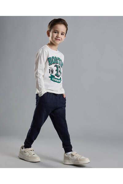 R&B Graphic Print T-Shirt with Crew Neck and Long Sleeves