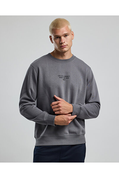 R&B Typography Print Sweatshirt with Crew Neck and Long Sleeves