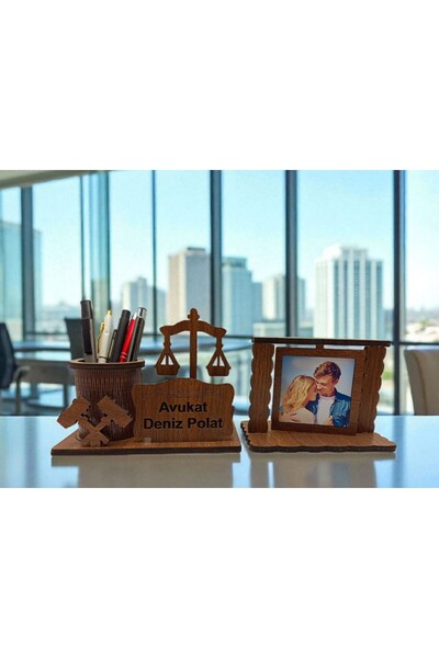 AYIŞIĞI HEDİYELİK Kişiye Özel Masa İsimlik Kalemlik Avukatlara Özel Resimli Set