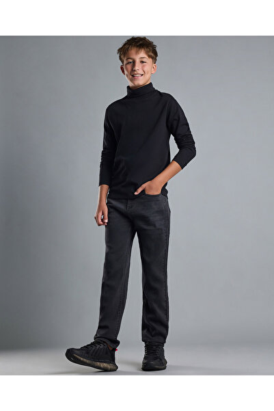 R&B Solid T-Shirt with High Neck and Long Sleeves