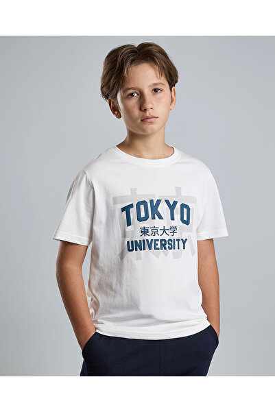 R&B تي شيرت بطبعة جرافيكية مع رقبة دائرية وأكمام قصيرة