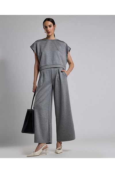 R&B Solid Top with Crew Neck and Extended Sleeves