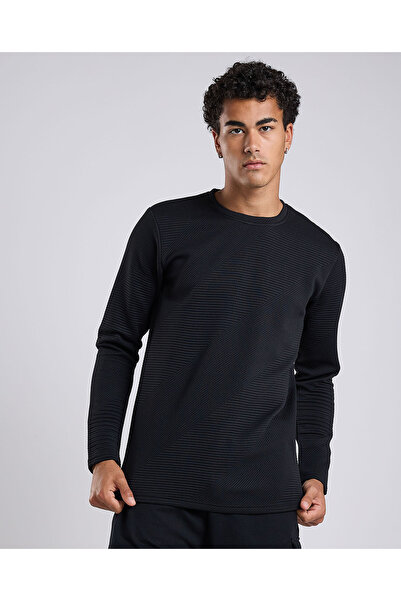 R&B تي شيرت محكم النقش برقبة دائرية وأكمام طويلة