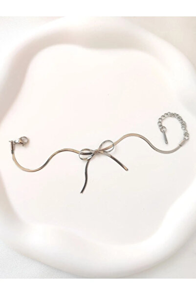 STAİNLES قلادة فضية اللون مع تفاصيل سلسلة ثعبان