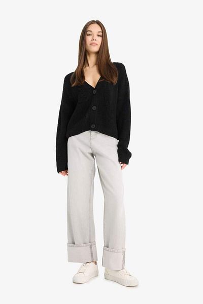 DeFacto New Season Regular Fit V-Neck Buttoned Knitwear Cardigan