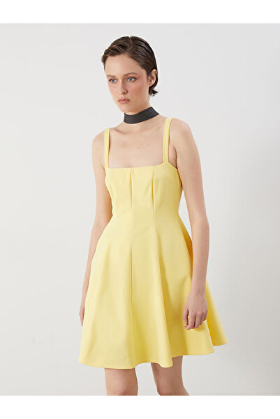 LC Waikiki RMZ FASHION СЕЗОННИ ОФЕРТИ Жълта мини рокля с квадратна деколте, без презрамки и прилепваща талия