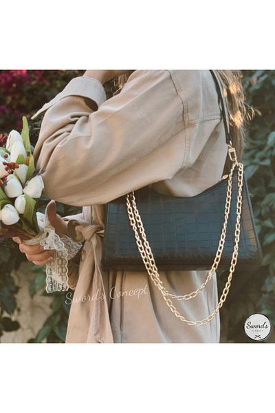 SWORDS CONCEPT Chain ​​Detail Crocodile Leather Baguette Bag