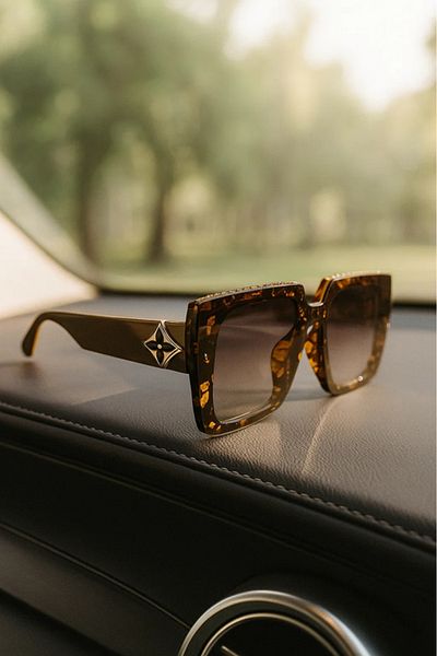 LAALUNA Oversized Tortoiseshell Square Sunglasses with Brown Gradient Lenses