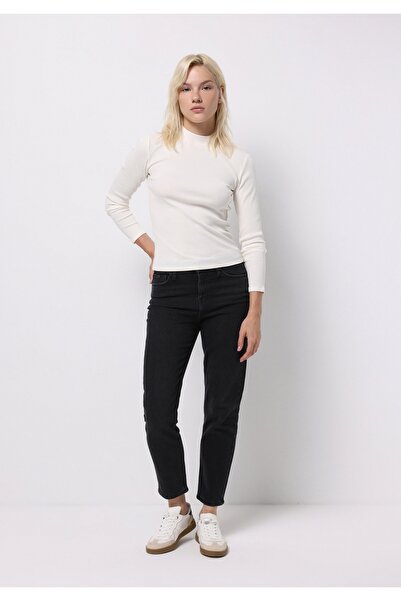 Colin's Slim Fit Yarım Balıkçı Yaka Düz Kadın Beyaz Tişört