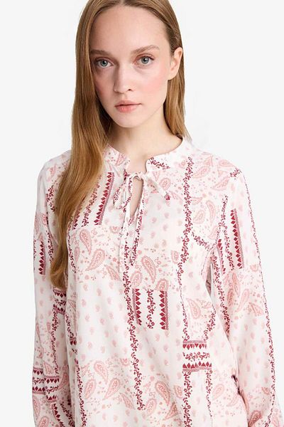 DeFacto New Season Regular Fit Patterned Collar Long Sleeve Blouse