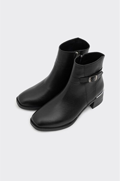 derinet Hakiki Deri Kısa Topuklu Fermuarlı Kadın Bot