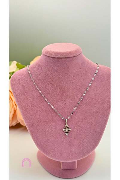 Moond Accessories Xuping قلادة فضية اللون