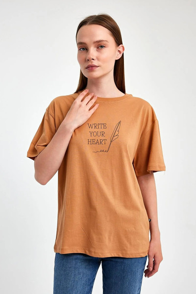 Nemonti تيشيرت برقبة دائرية مطبوع كبير الحجم للجنسين