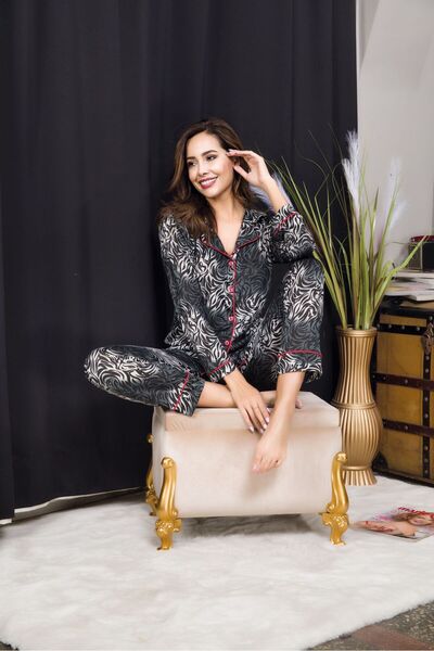 Generic Brand IZABEL ŽENSKI PIZAMA SET SA ŠTAMPOM I DUGMIĆIMA