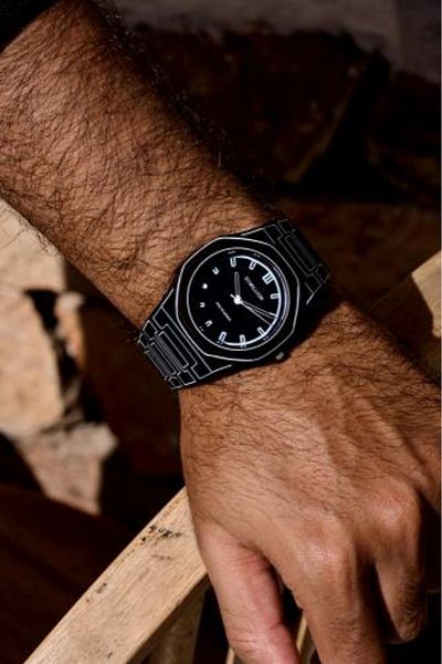 CASWATCH Men's Carbon Watch in Unique Black Color