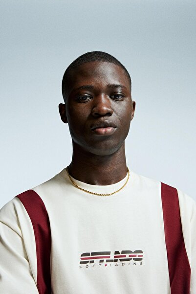 Bershka Kısa kollu boxy fit baskılı tişört