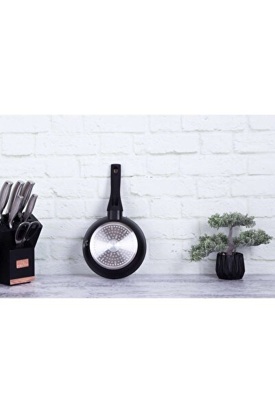 Berlinger Haus Pánev na smažení, 20 cm 4,1 cm 1,0 l - kovaný hliník černý