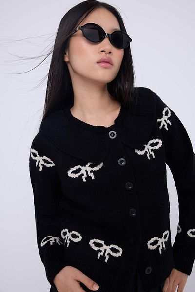 Trendyol Collection Teen Black Soft Textured Ribbon Pattern Knitwear Cardigan Twoaw26Hi00166