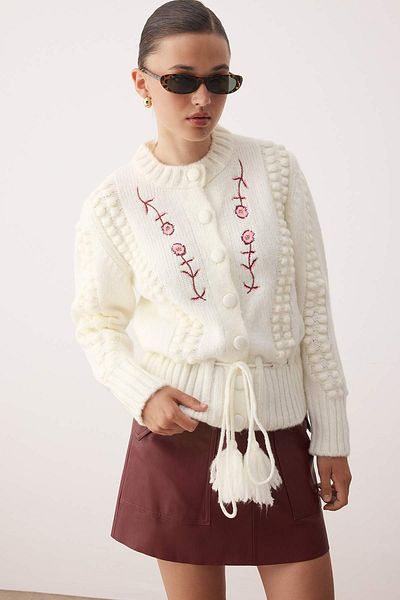 Trendyol Collection Ecru Soft Textured Embroidered Knitwear Cardigan Twoaw26Hi00138