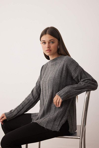 Trendyol Collection Anthracite Soft Textured Wide Fit Knitwear Sweater Twoaw26Kz00177