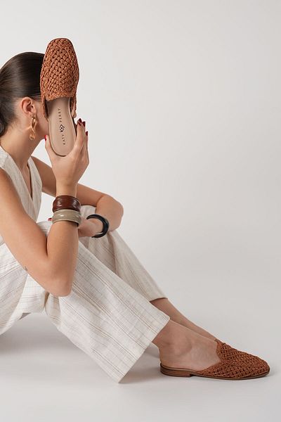 Katy Perry Tan Straw Slippers - String Design for Women