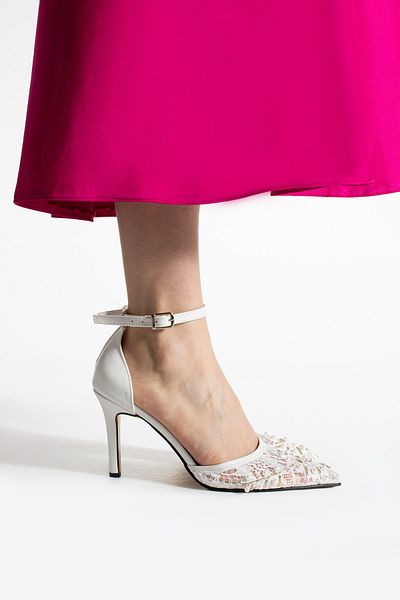 Bayramoğlu Lace Bridal Shoes with Flower Detail