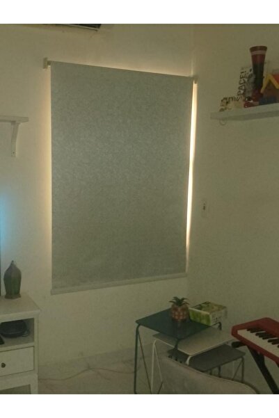 DEC4 Plain roller blind