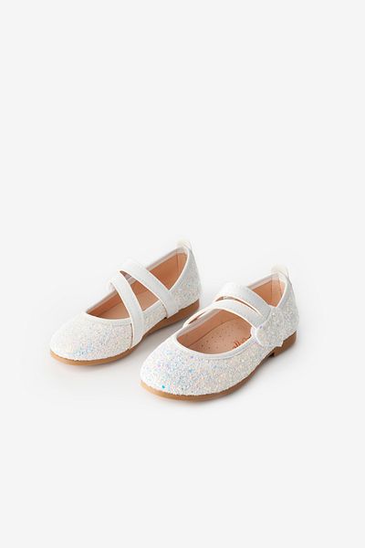 Le Mabelle White Heart Velcro Girls' Shoes