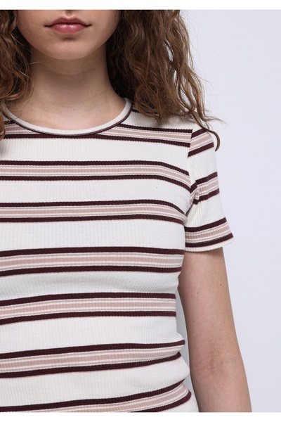 Colin's Slim Fit Γυναικείο μπλουζάκι με στρογγυλή λαιμόκοψη με ρίγες εκρού με κοντό μανίκι