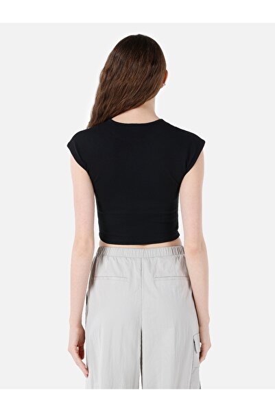 Colin's Slim Fit Yuvarlak Yaka Cepsiz Düz Kadın Siyah Kısa Kol Tişört