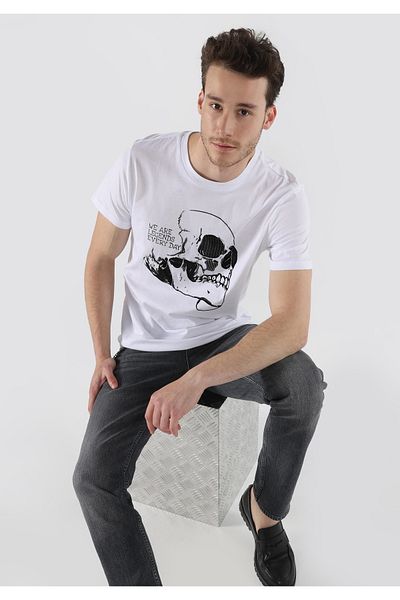Colin's Men's Regular Fit Printed White Short Sleeve T-Shirt