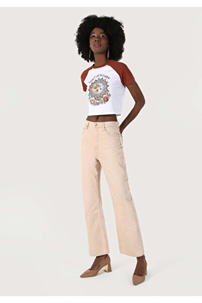 Colin's Dar Kesim Bisiklet Yaka Baskılı Crop Beyaz Kadın Kısa Kol Tişört