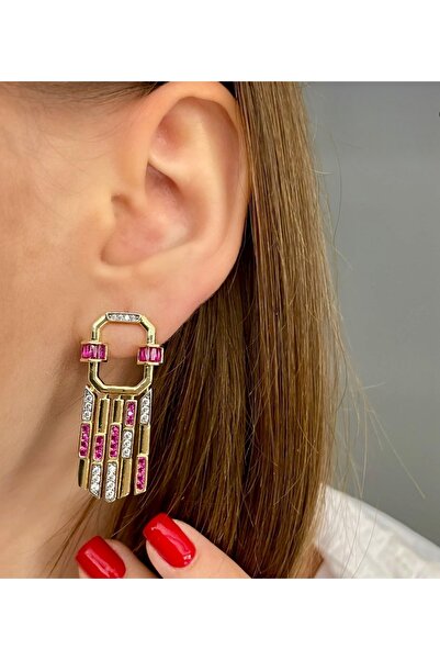 Ayşegülce Takılar Fuşya Taşlı Serenay Model Altın Kaplama Işıltılı Parıldayan Zirkon Taşlı Küpe – Zarif ve Modern