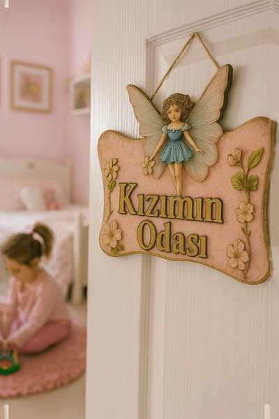 MODERN TASARI "Kızımın Odası" Yazılı Melek Tasarımlı Ahşap MDF Kapı Süsü - UV HD Baskılı Eskitme - 23x23