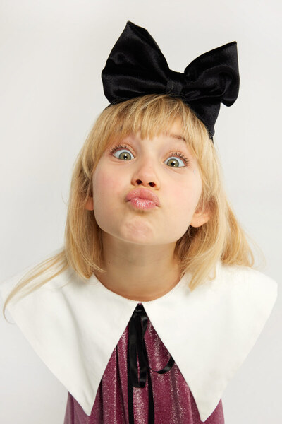 Le Mabelle Coroană pentru fetiță cu fundă de catifea neagră