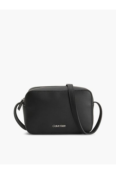 Calvin Klein Geantă neagră de umăr din piele artificială - Crossbody, utilizare zilnică, elegantă și funcțională