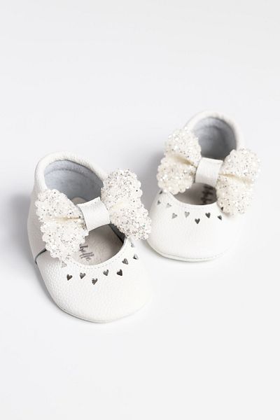 Le Mabelle White Sequined Bow Leather Baby Girl Moccasin