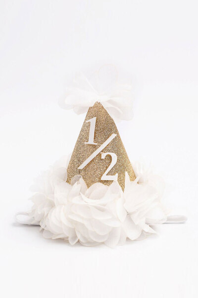 Le Mabelle White 1/2 Year Old Funnel Baby Crown